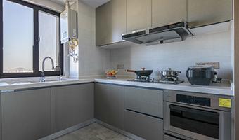 設(shè)計(jì)櫥柜門(mén)時(shí)有哪些要注意的事項(xiàng)？