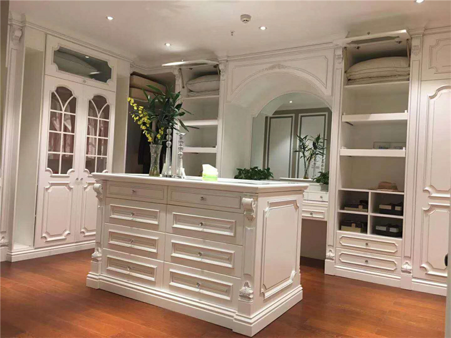 定制衣柜多少錢？?jī)r(jià)格怎么算？(圖1)