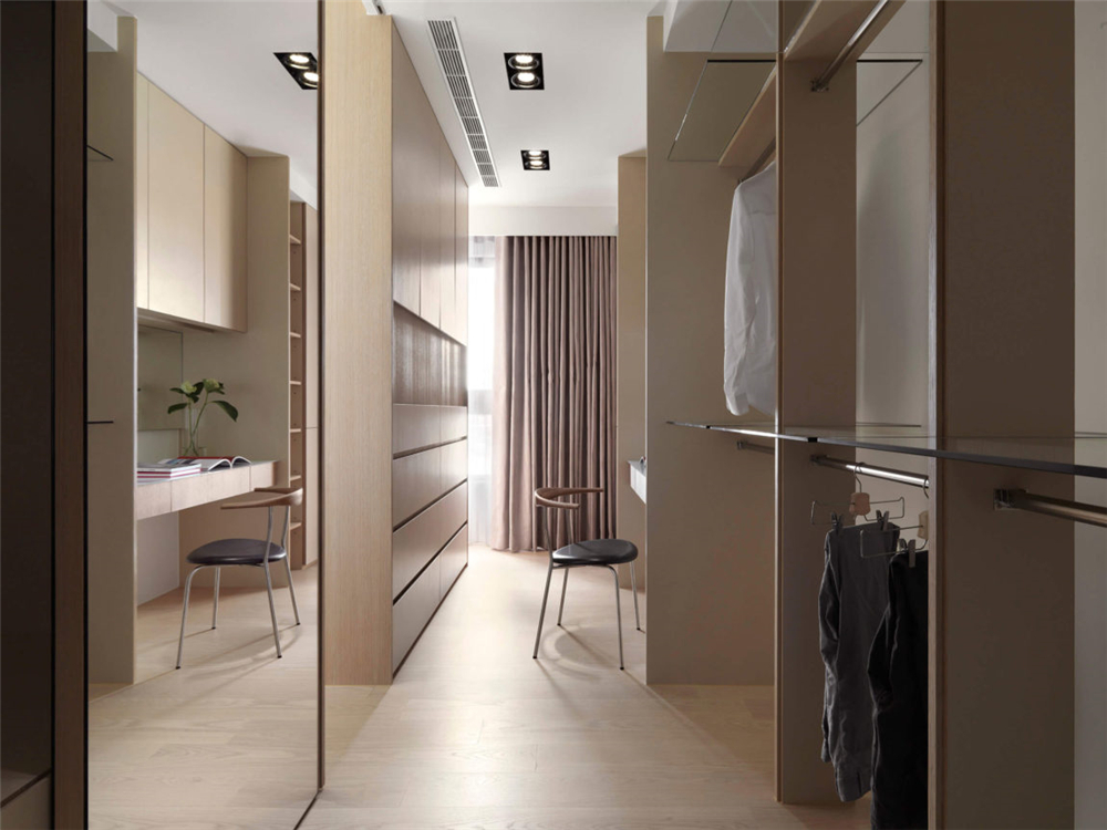 入墻式衣柜和開放式衣柜優(yōu)缺點(diǎn) 哪種衣柜好？(圖2)